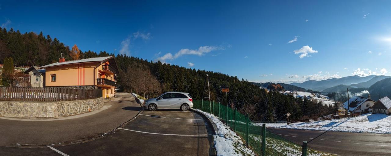 Apartment Jorsi With Mountain View Zreče Exterior foto