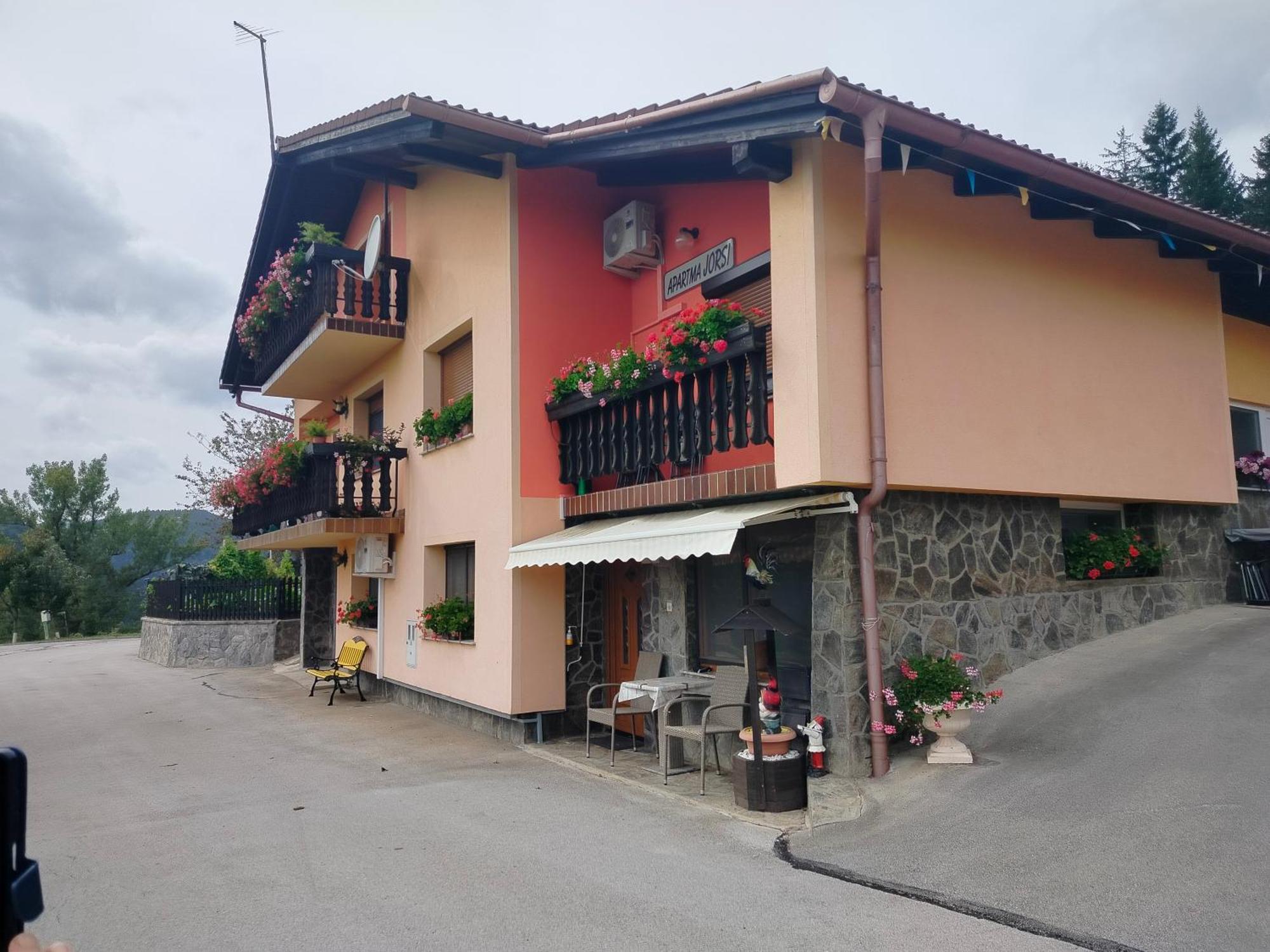 Apartment Jorsi With Mountain View Zreče Exterior foto