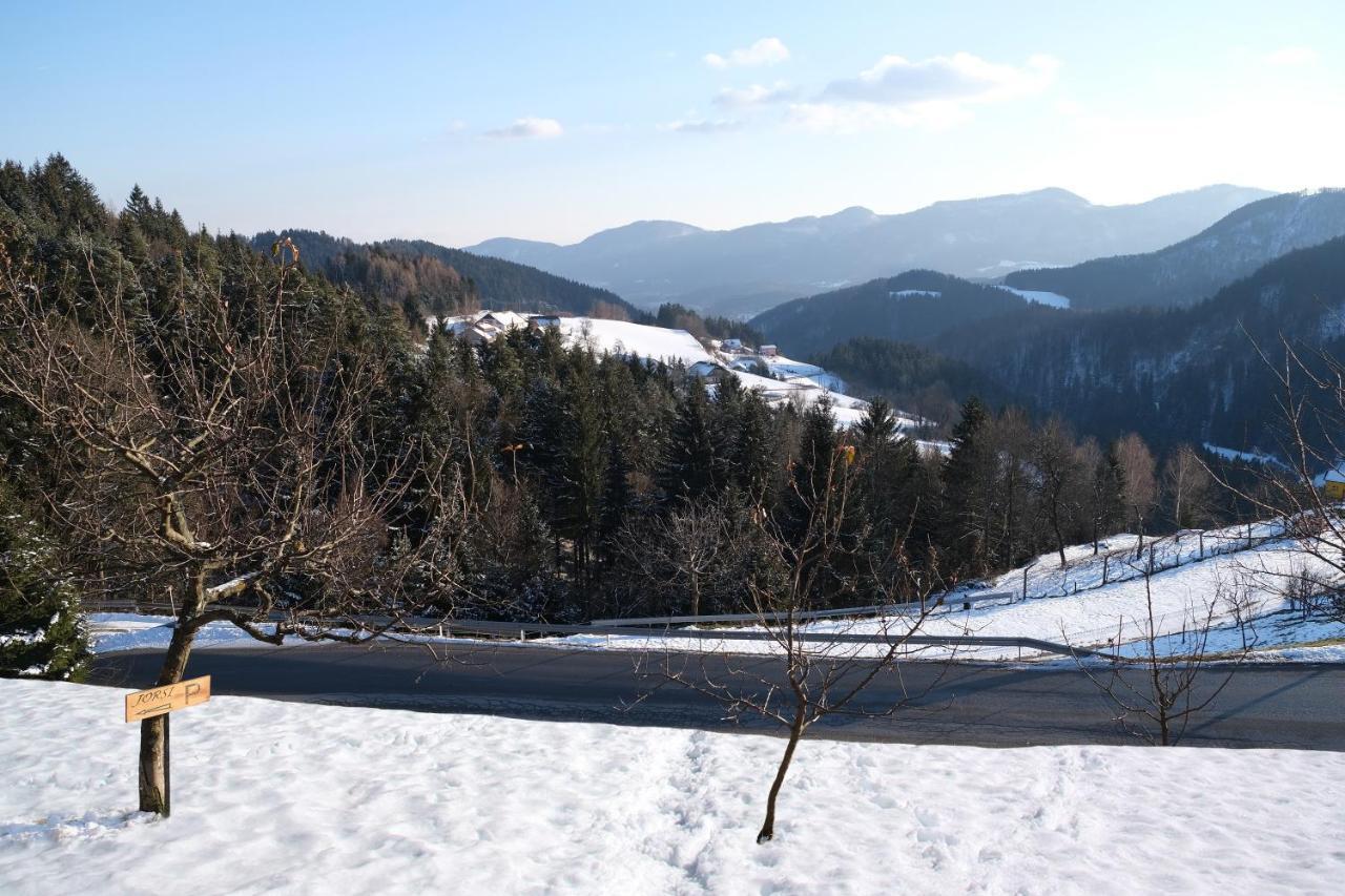 Apartment Jorsi With Mountain View Zreče Exterior foto